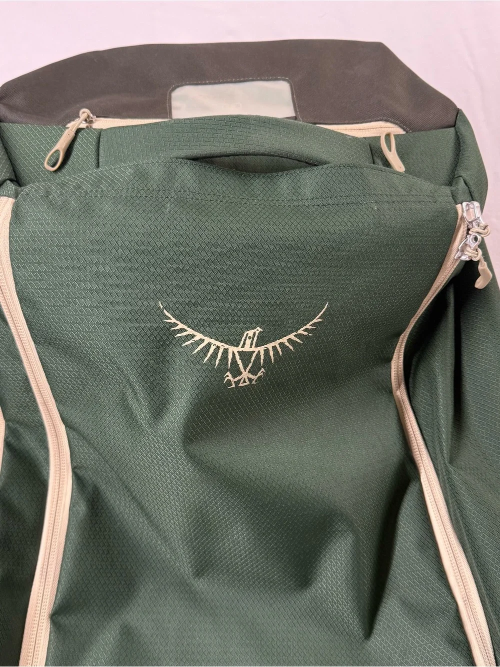 E1 Osprey Daylite Wheeled Green Duffel Bag Luggage 85L - (Excellent Condition)